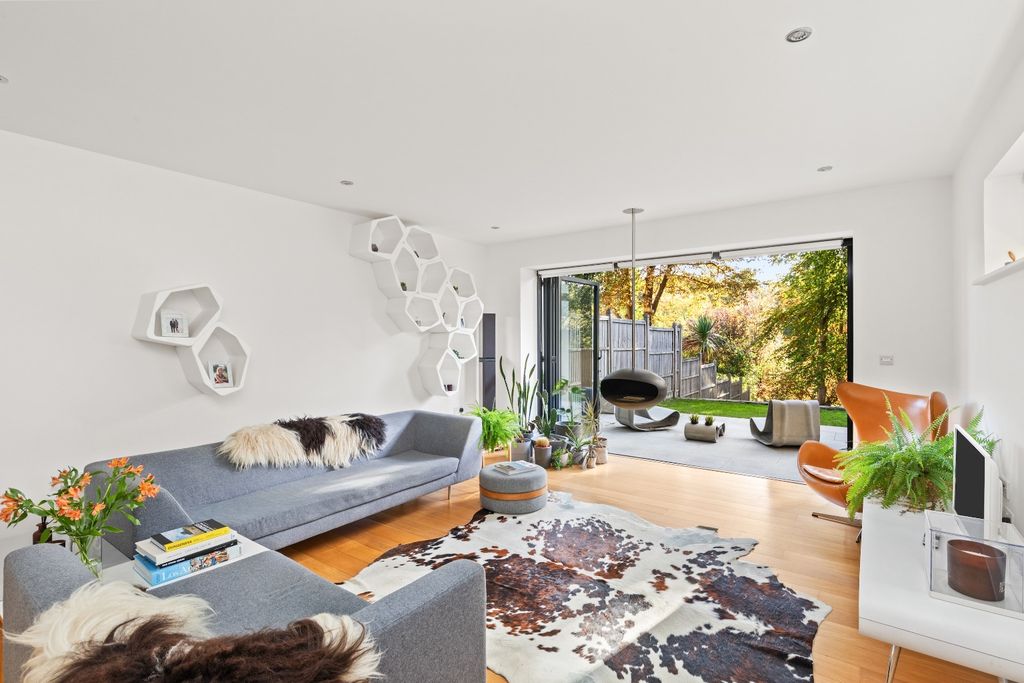Property photo 2 of 37 6105554
