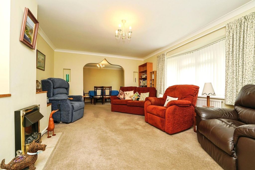 Property photo 3 of 17 Pbox-Img.Jpg