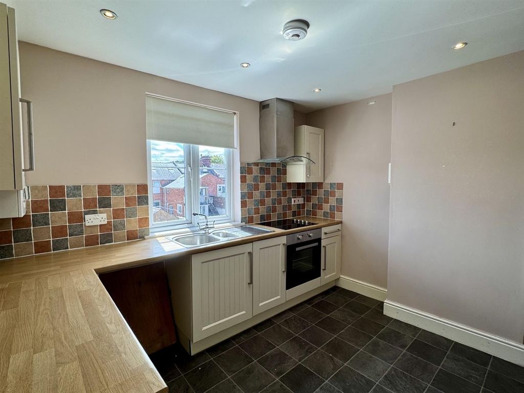 Property photo 3 of 15 Kitchen
