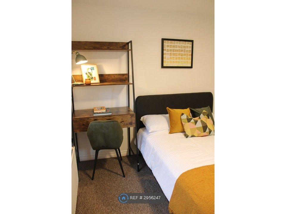 Property photo 2 of 13 Azure Suite 2