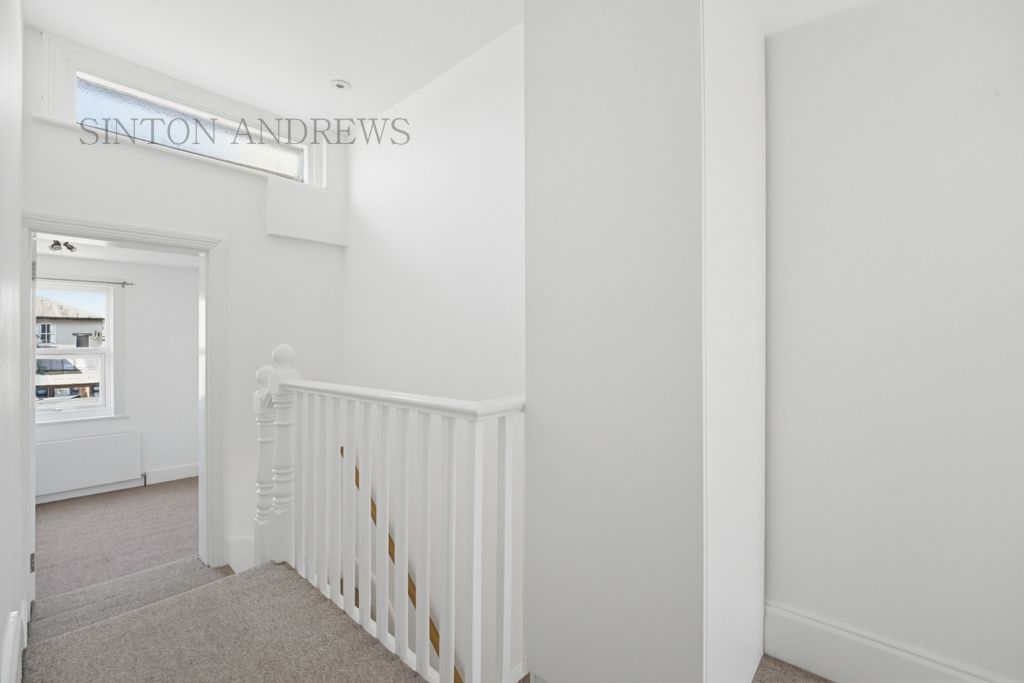 Property photo 3 of 10 Photo 5