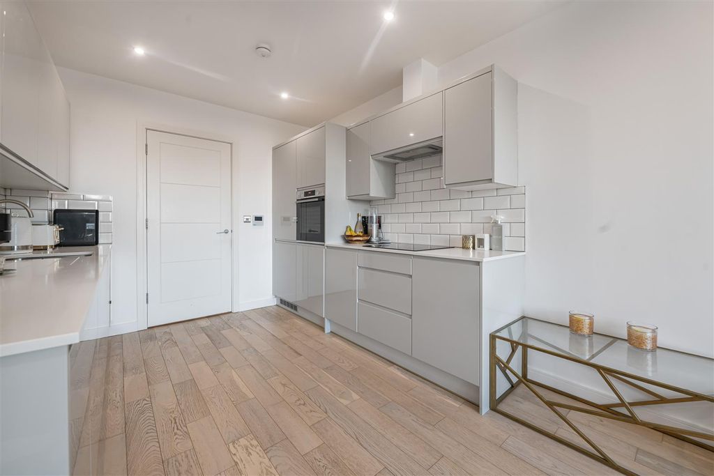 Property photo 2 of 9 6_70697.Jpg