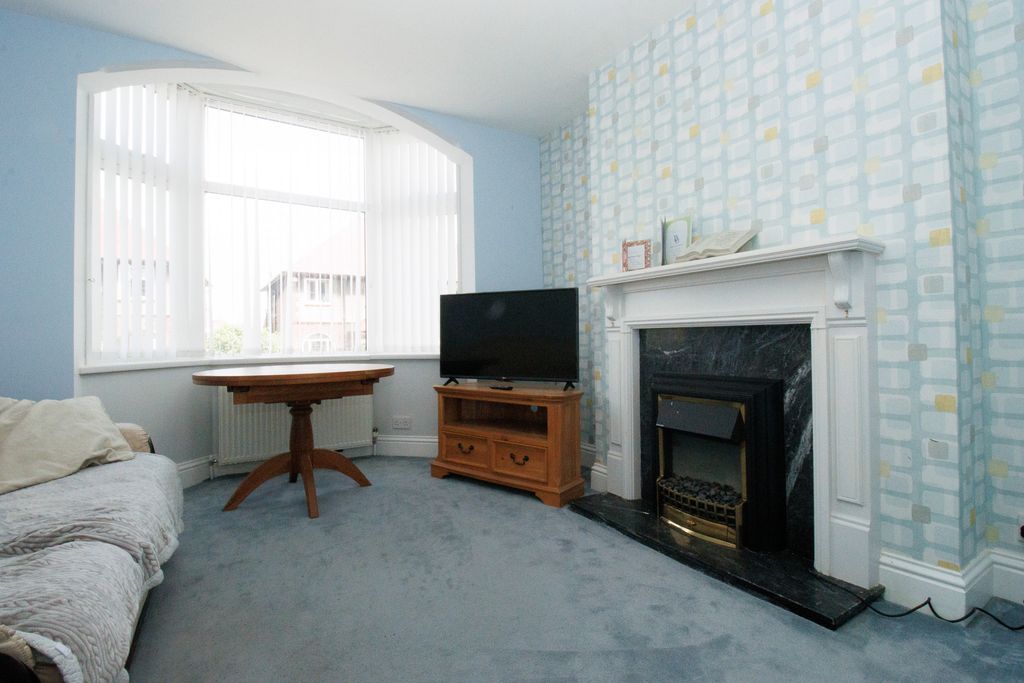 Property photo 2 of 25