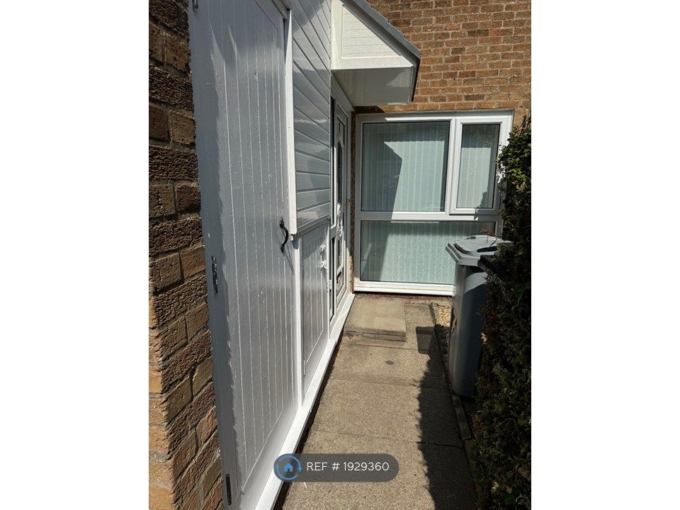 Property photo 3 of 17 Entrance
