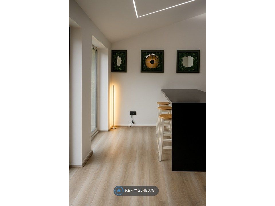 Property photo 3 of 14 Dinning