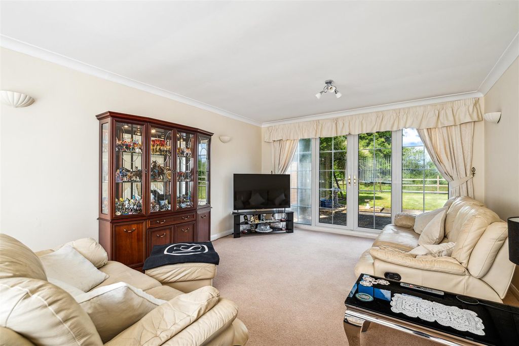 Property photo 3 of 25 32.Jpg