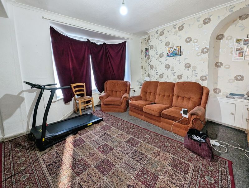 Property photo 3 of 8 Photo 9