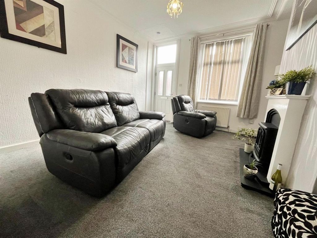 Property photo 2 of 10 Image (3).Png