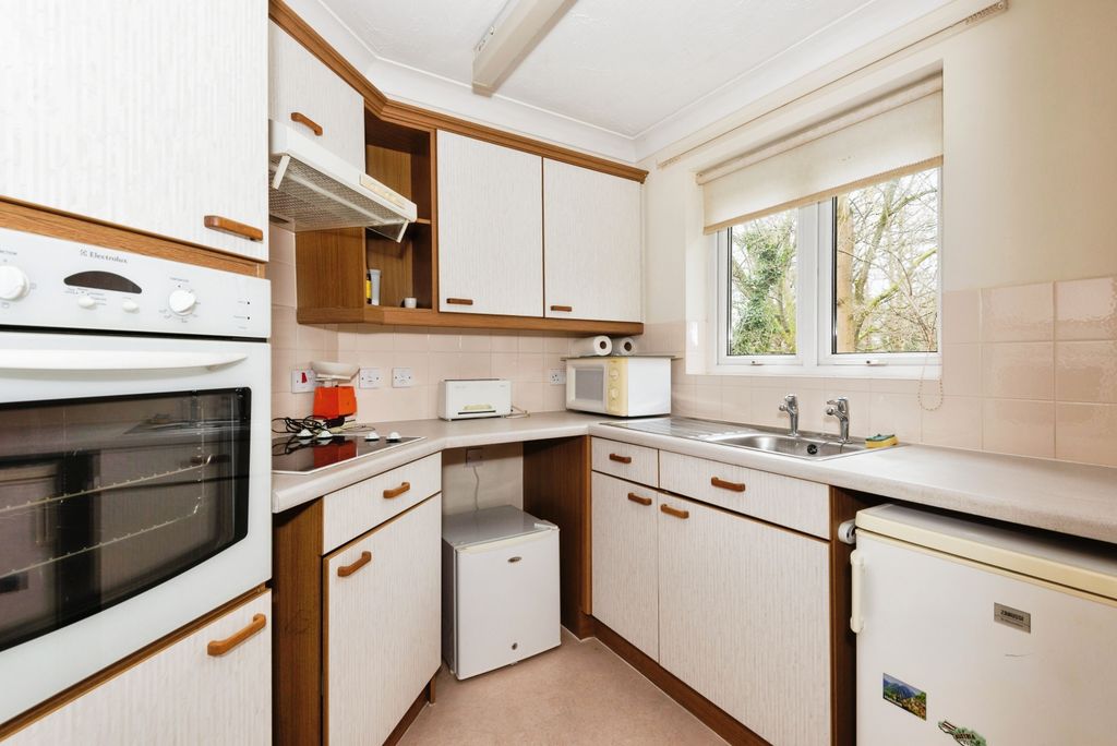 Property photo 3 of 13 Kitchen