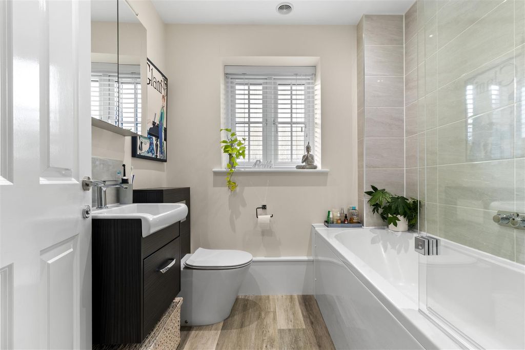 Additional image 4 of 4 bed detached house for saleOak Fields, Hailsham BN27