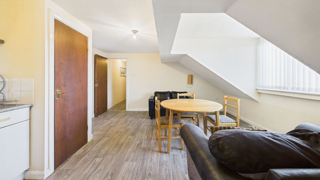 Property photo 3 of 13 1243255