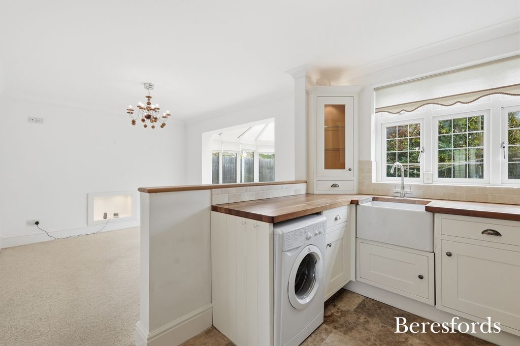 Property photo 2 of 22 Picture No. 11