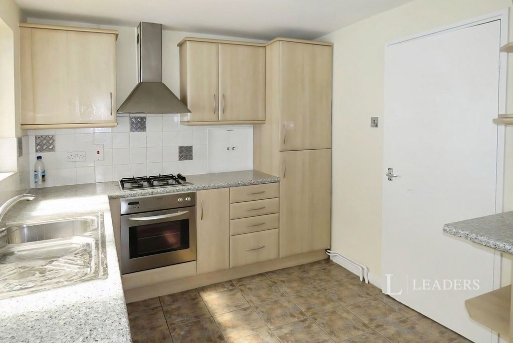 Property photo 2 of 10 Pbox-Img.Jpg