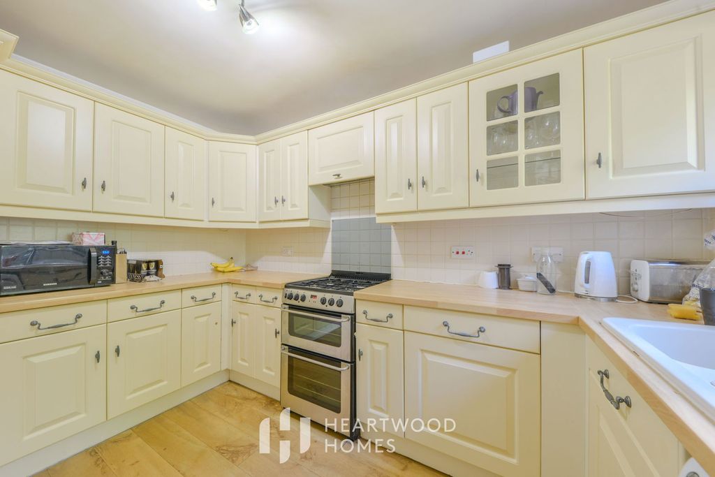 Property photo 3 of 15