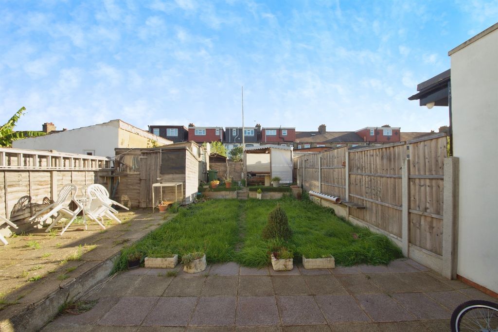 Property photo 2 of 16