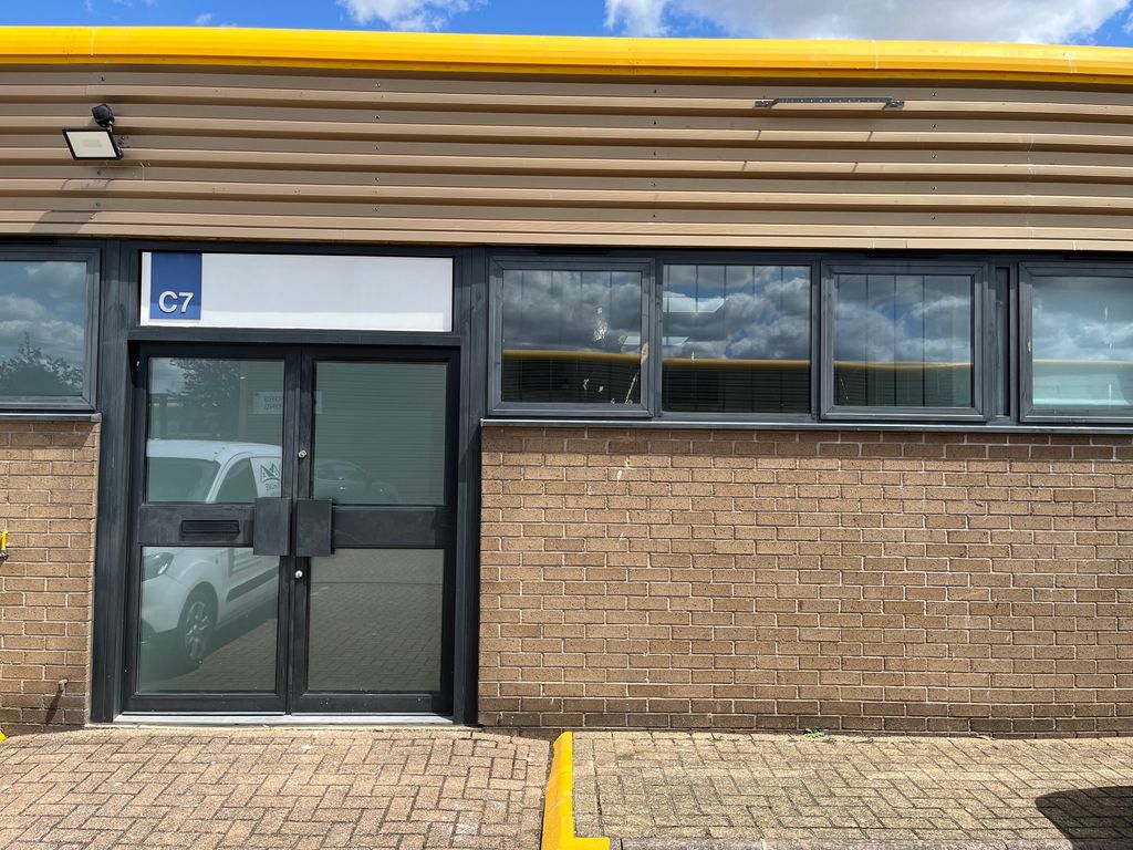 Property photo 3 of 10 C7 Exterior