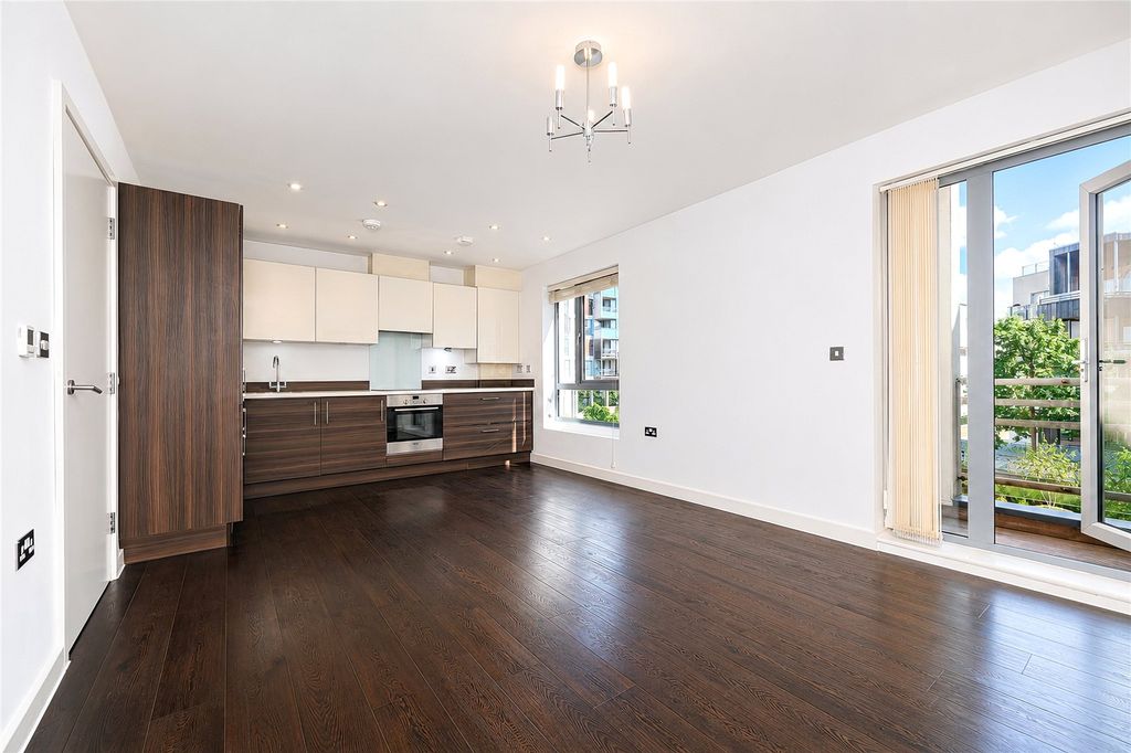 Property photo 2 of 12 Picture No. 21