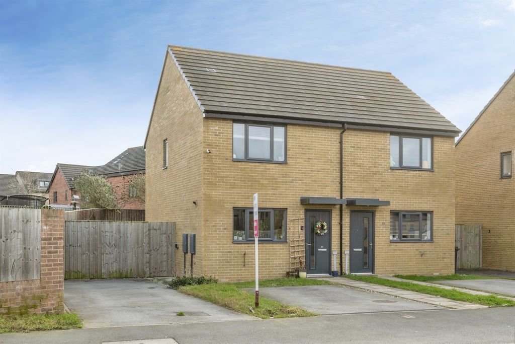 Property photo 1 of 20