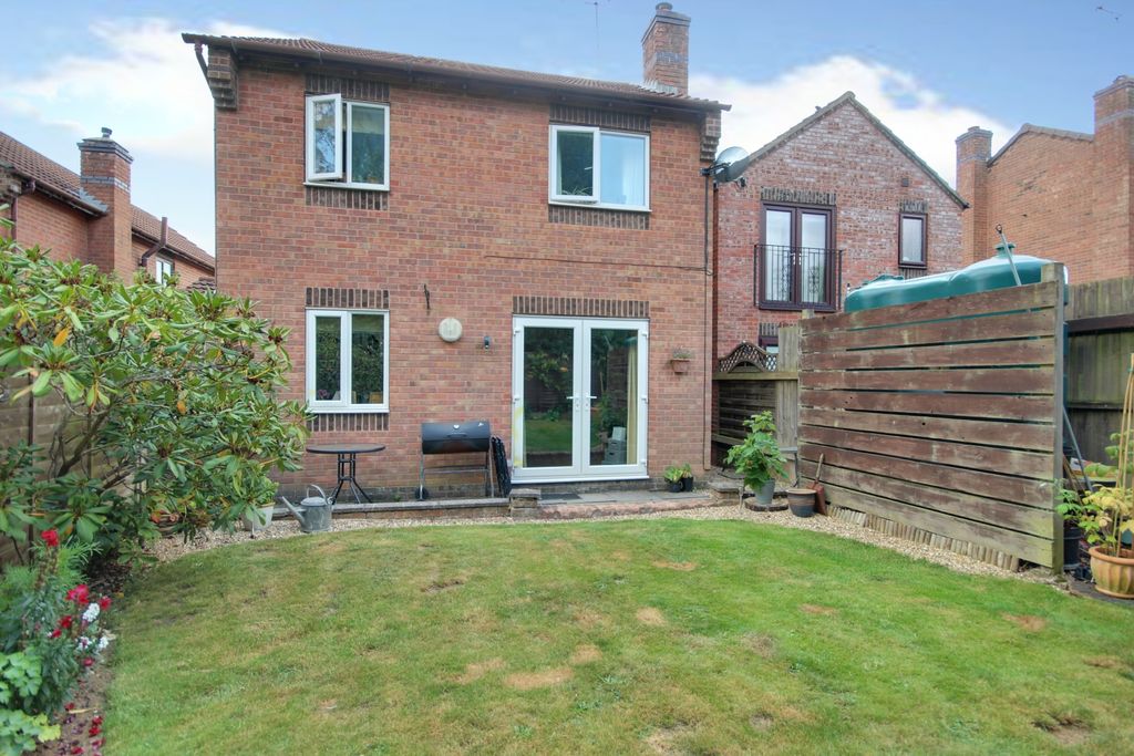 Property photo 2 of 15 1 Garden C