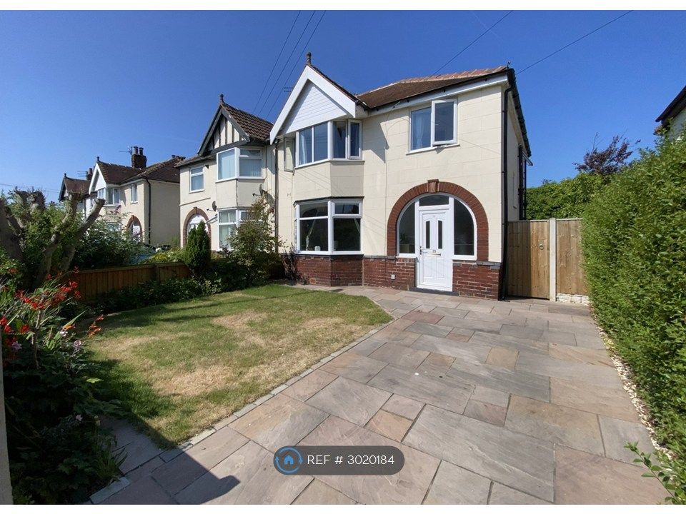 Property photo 1 of 11 Front