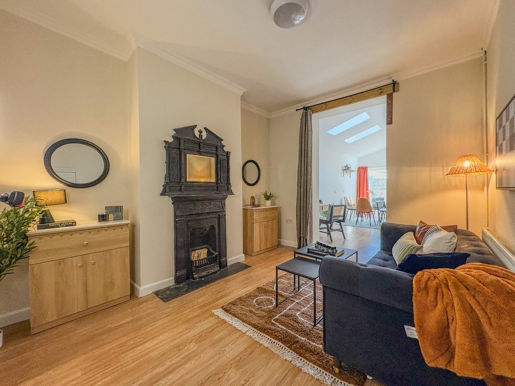 Property photo 2 of 18 5098744