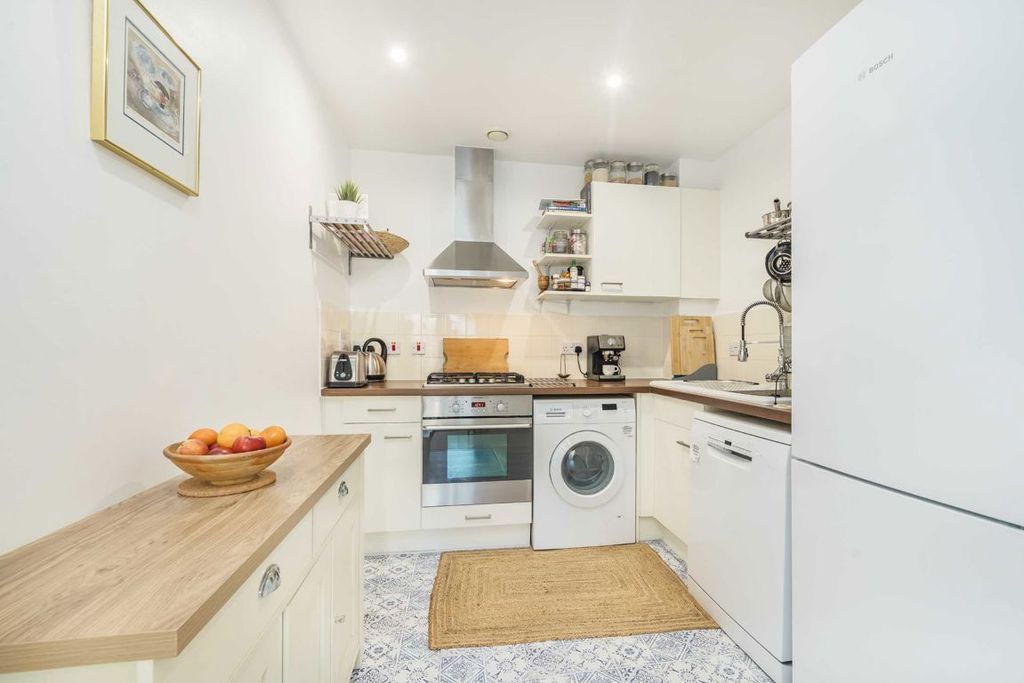 Property photo 3 of 4