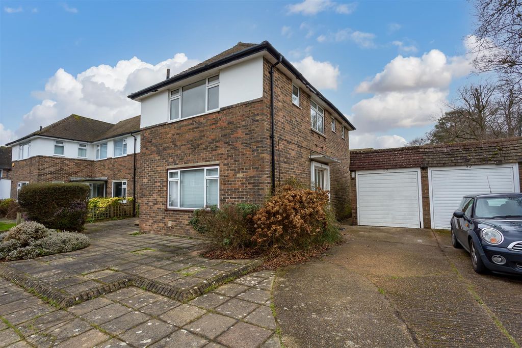 Property photo 1 of 10 Flat-Courtlands-Crescent-Banstead-113.Jpg
