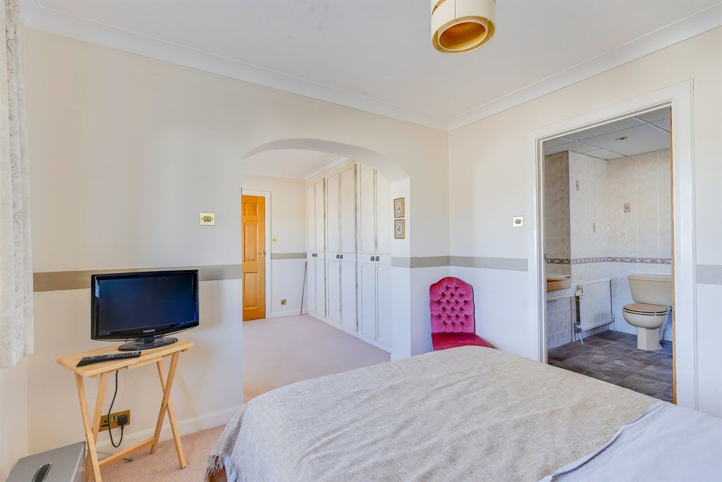 房产图片 28 - 出售独立别墅，四卧室，Holly Grove，Lisvane，卡迪夫 CF14