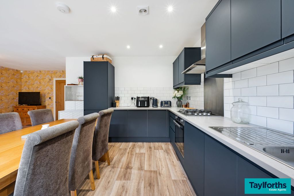 Property photo 3 of 64