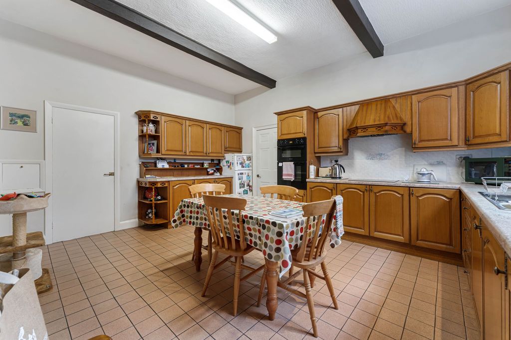 Property photo 3 of 72