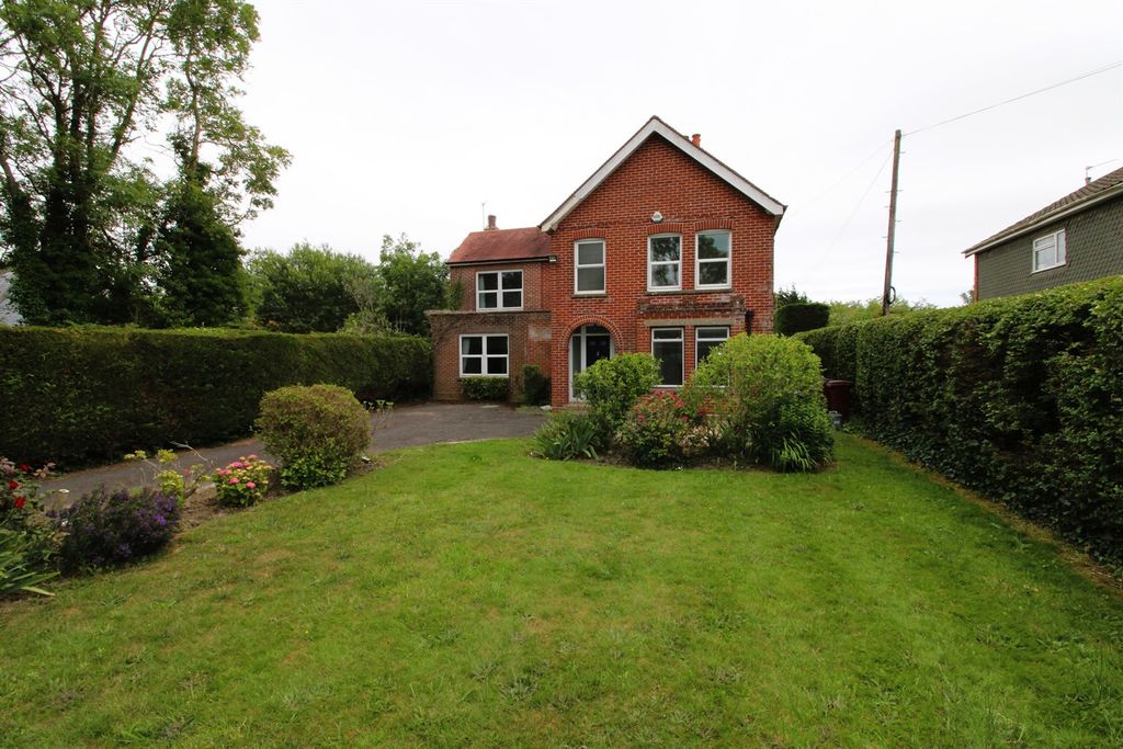 Property photo 1 of 17 (Main)