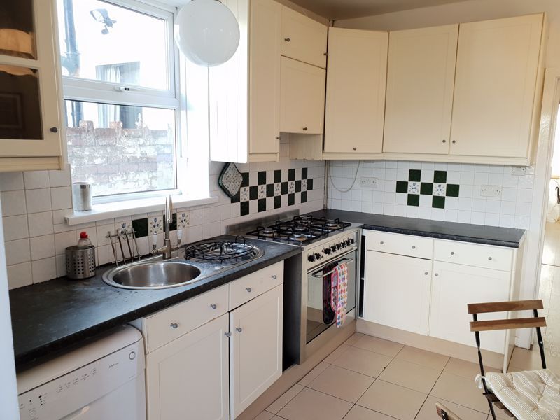 Property photo 1 of 13 Photo 8