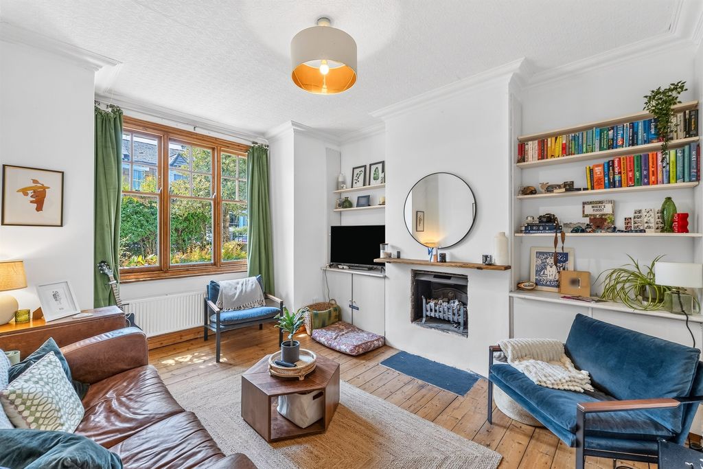 Property photo 1 of 12