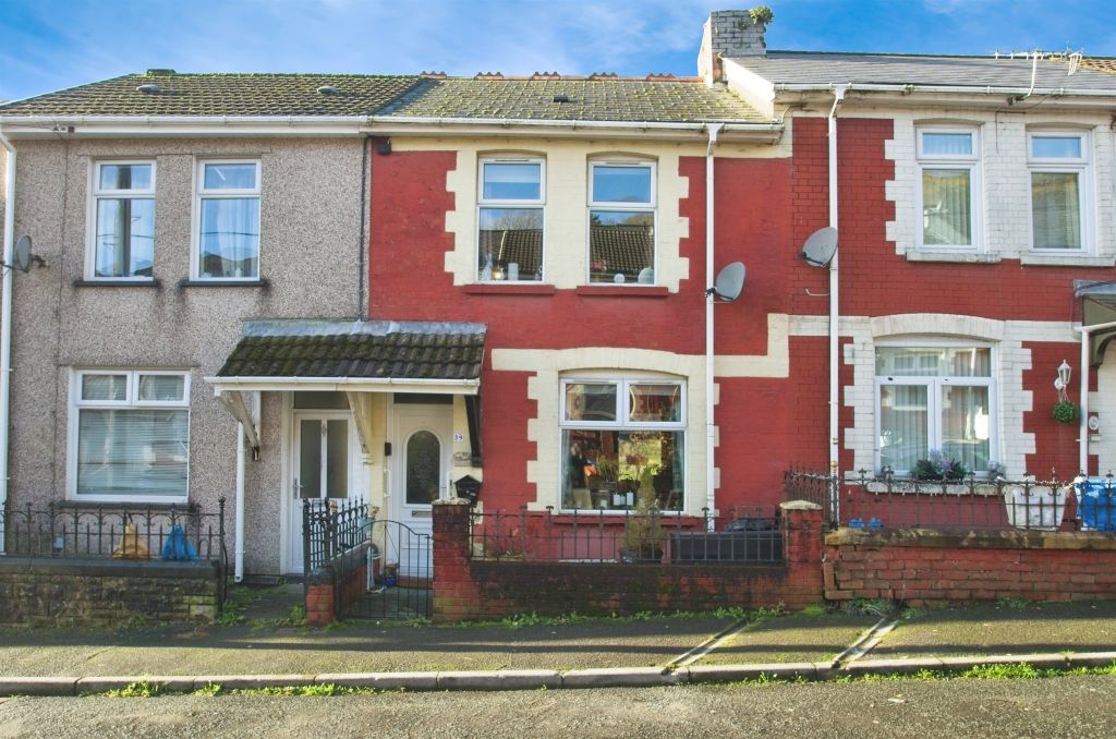 Property photo 2 of 17