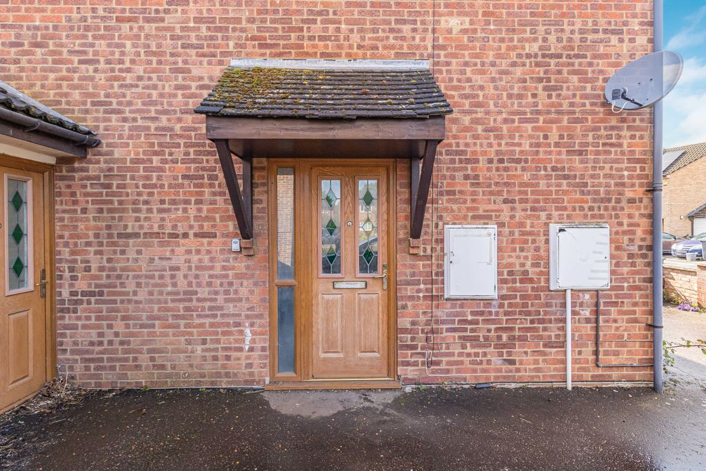Property photo 2 of 14 1279636