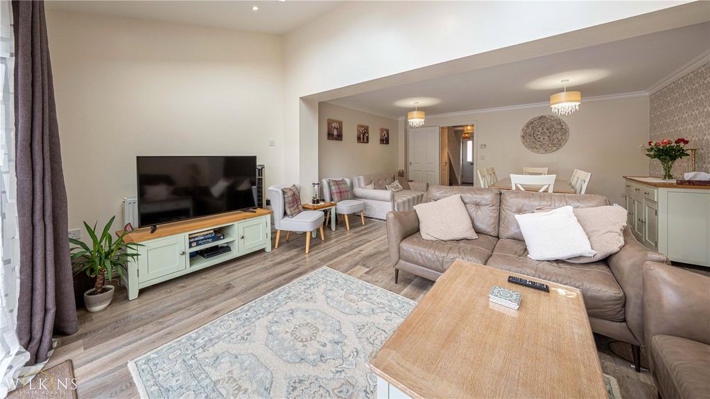 Property photo 3 of 33 Picture No. 24