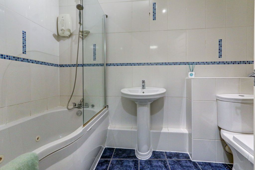 Additional image 8 of 2 bed flat for saleNewgate Street, Morpeth NE61