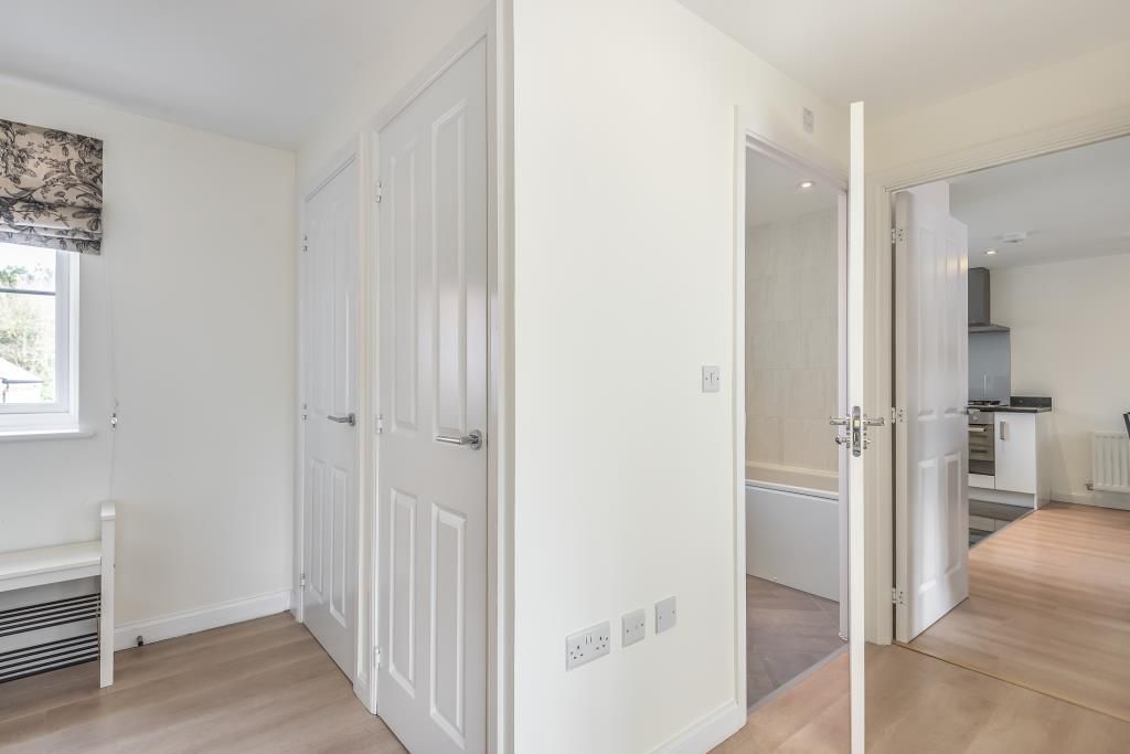 Property photo 2 of 8 Split View