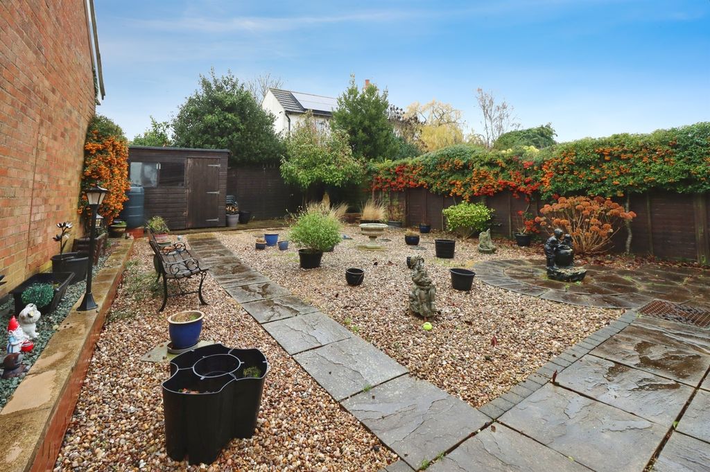 Property photo 2 of 20