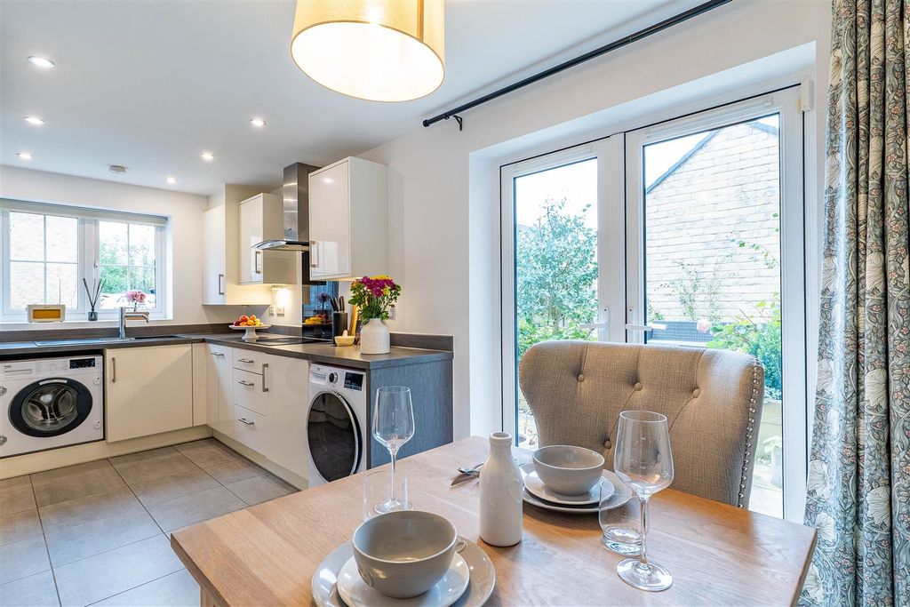 Property photo 2 of 34 Kitchen/Dining Room