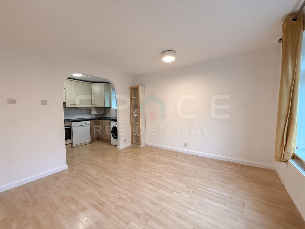 Property photo 1 of 15 Living Room