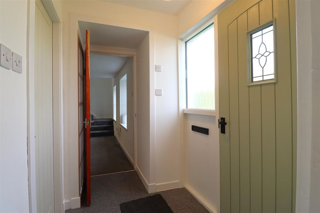 Property photo 3 of 19 Ent Hall.Jpg