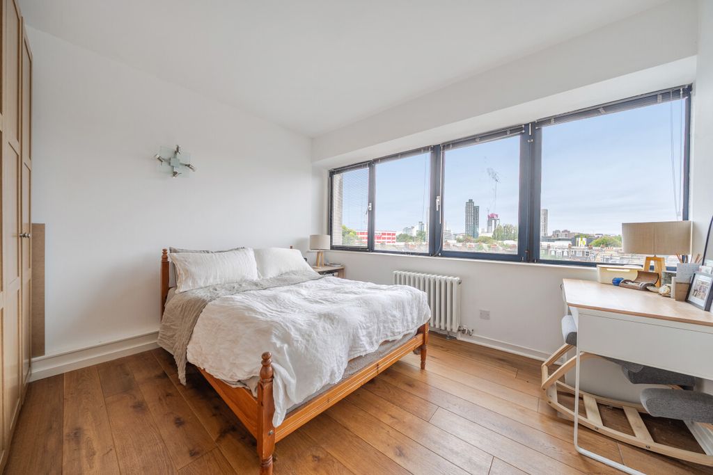 Property photo 3 of 18 1520600-6-6Aa91B3...