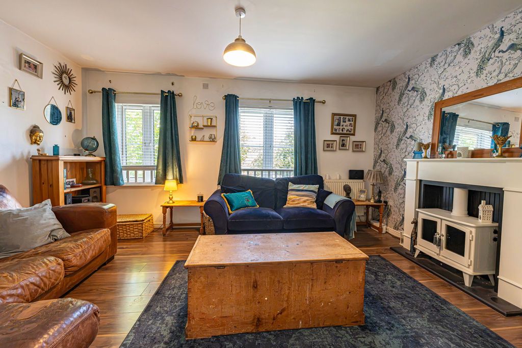 Property photo 3 of 38
