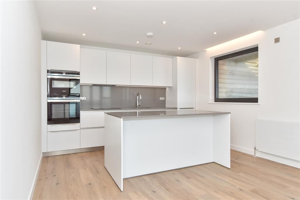 Property photo 1 of 12 Kitchen