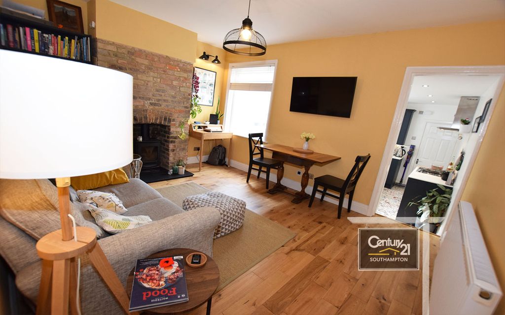 Property photo 2 of 11