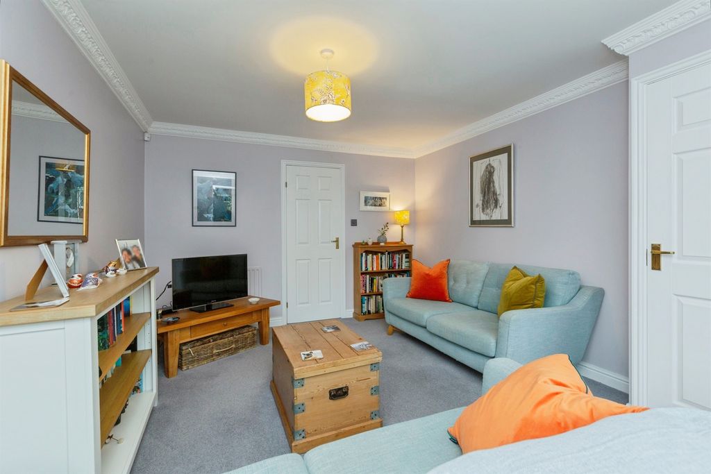 Property photo 2 of 21