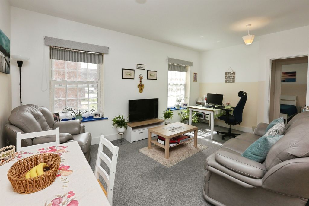 Property photo 3 of 13