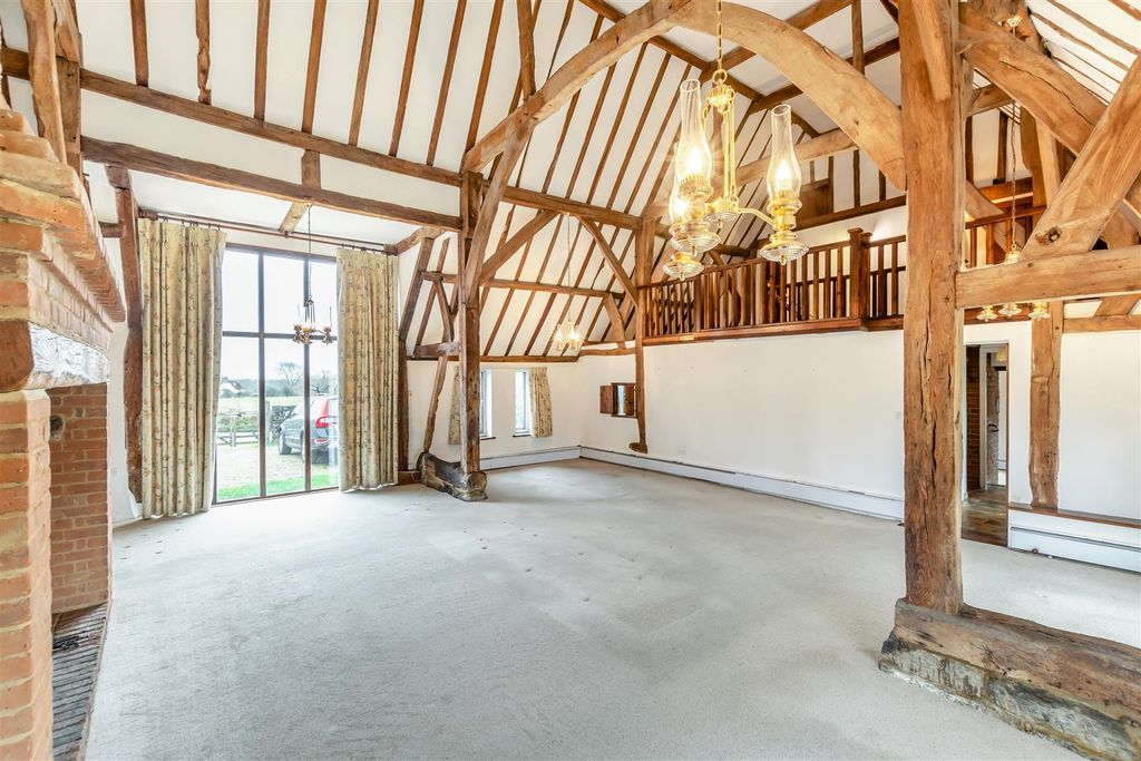 Property photo 2 of 20 8673777-Interior17.Jpg
