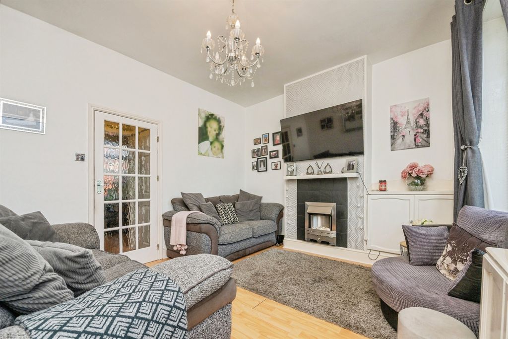 Property photo 3 of 17